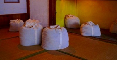 もみがらとシャツ