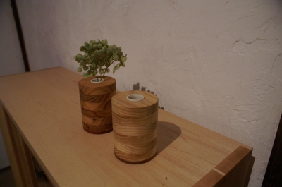 勝手にもの派っぽいと思った一輪挿しかつ傘たて