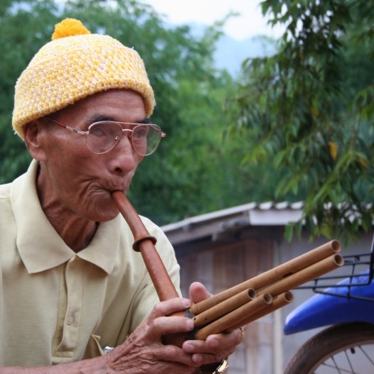 アカ族伝統音楽